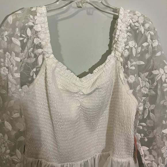 ARULA White Floral Lace Sleeve Blouse - Picture 2 of 7